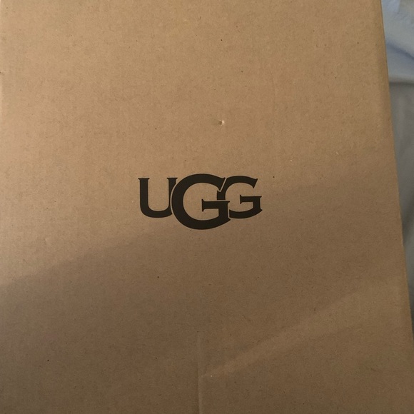 gray ugg mini - Picture 7 of 7